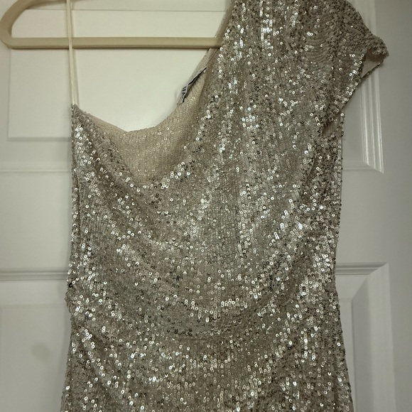 Zara One-Shoulder Sequin Gown - Picture 2 of 2
